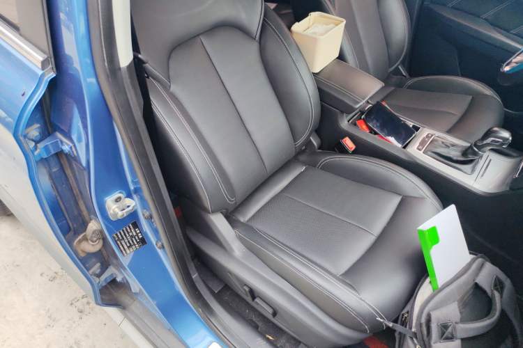 Used Roewe RX5 2017 20T Two-Wheel Drive Automatic Internet Elite Edition Right Front Seat