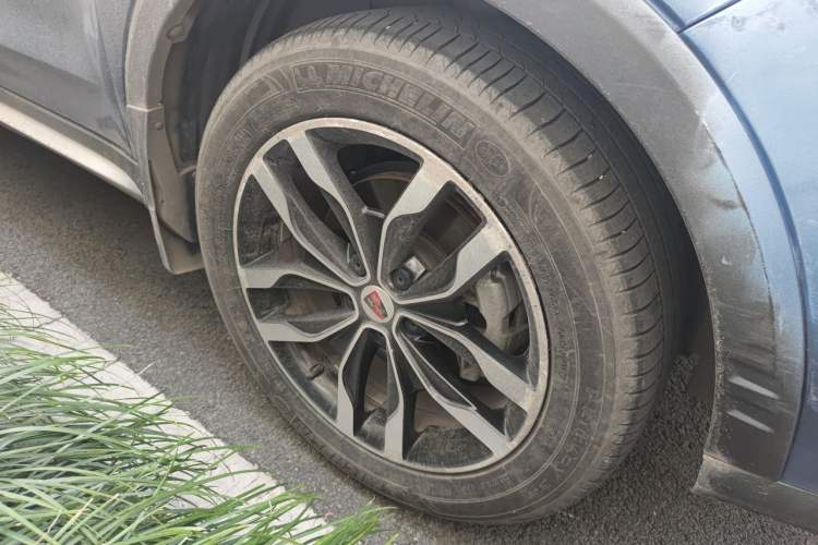 Used Roewe RX5 2017 20T Two-Wheel Drive Automatic Internet Elite Edition Right Front Wheel Hub