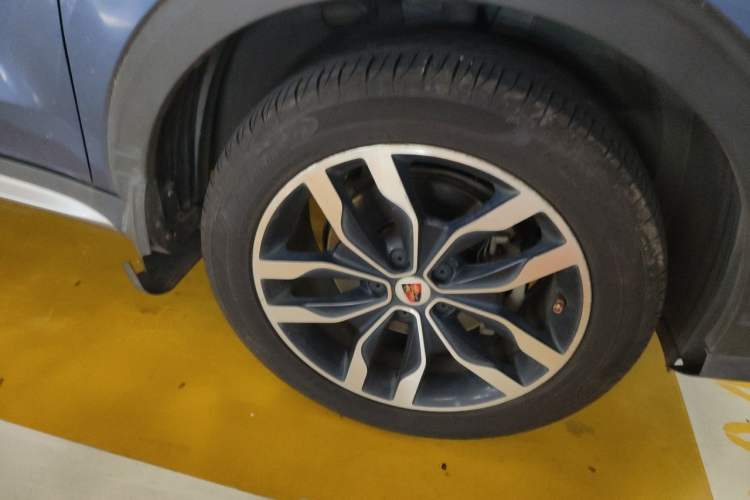 Used Roewe RX5 2017 20T Two-Wheel Drive Automatic Internet Elite Edition Right Front Wheel Hub