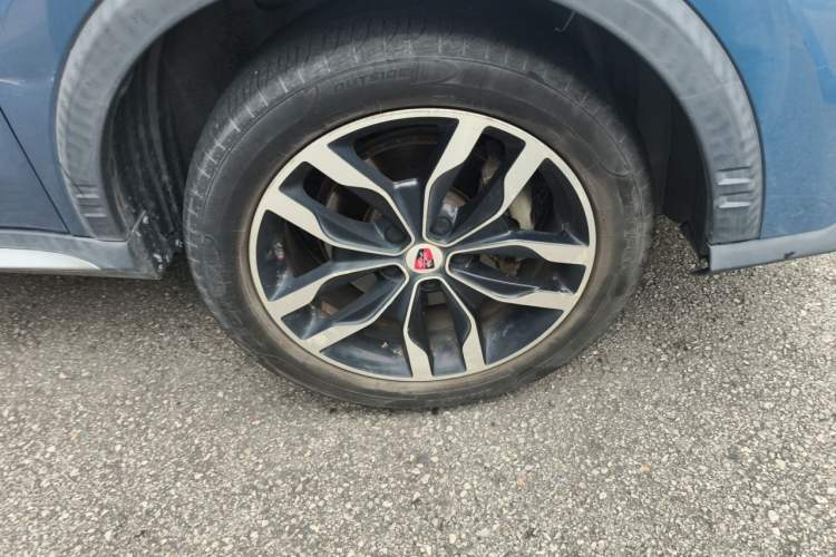 Used Roewe RX5 2017 20T Two-Wheel Drive Automatic Internet Elite Edition Right Front Wheel Hub