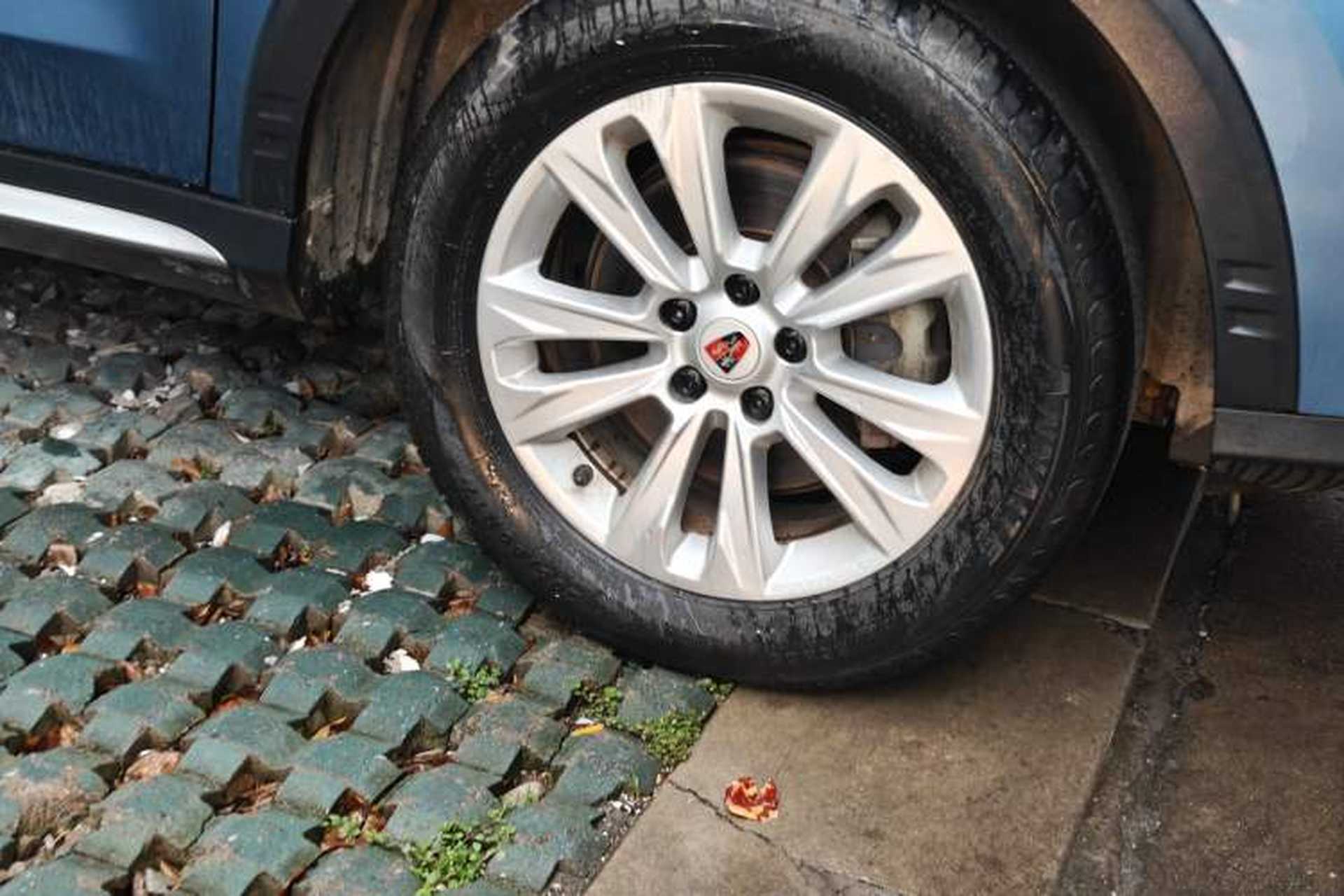 Used Roewe RX5 2017 20T Two-Wheel Drive Automatic Internet Elite Edition Right Front Wheel Hub