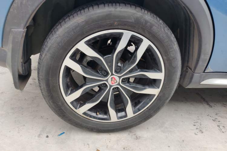 Used Roewe RX5 2017 20T Two-Wheel Drive Automatic Internet Elite Edition Right Rear Wheel Hub