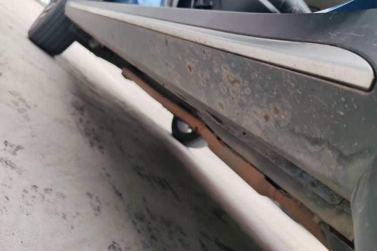 Used Roewe RX5 2017 20T Two-Wheel Drive Automatic Internet Elite Edition Right Side Sill