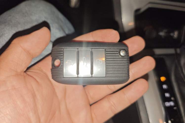 Used Roewe RX5 2017 20T Two-Wheel Drive Automatic Internet Elite Edition Vehicle Key