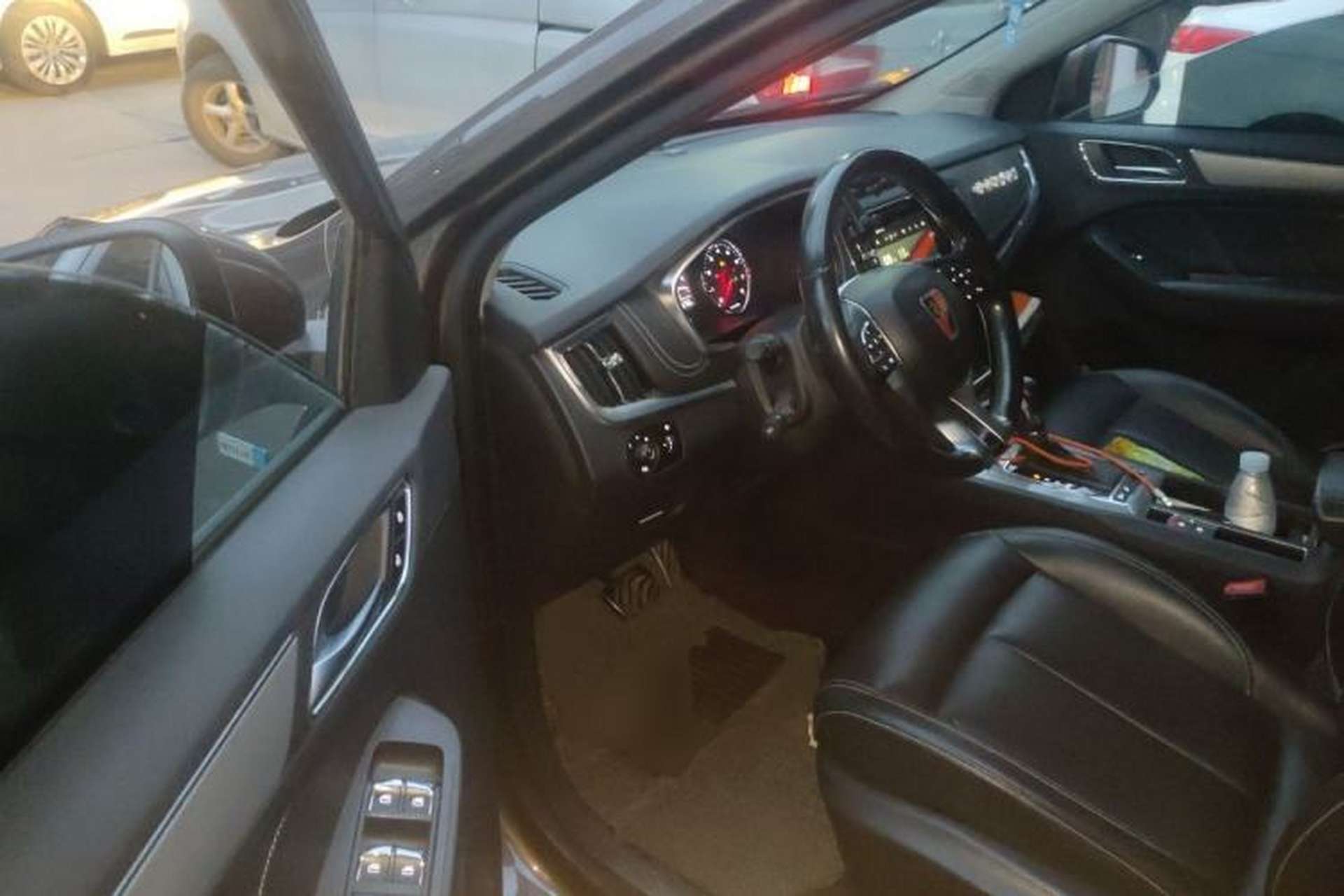 Used Roewe RX5 2017 20T Two-Wheel Drive Automatic Internet Elite Edition Driver Seat