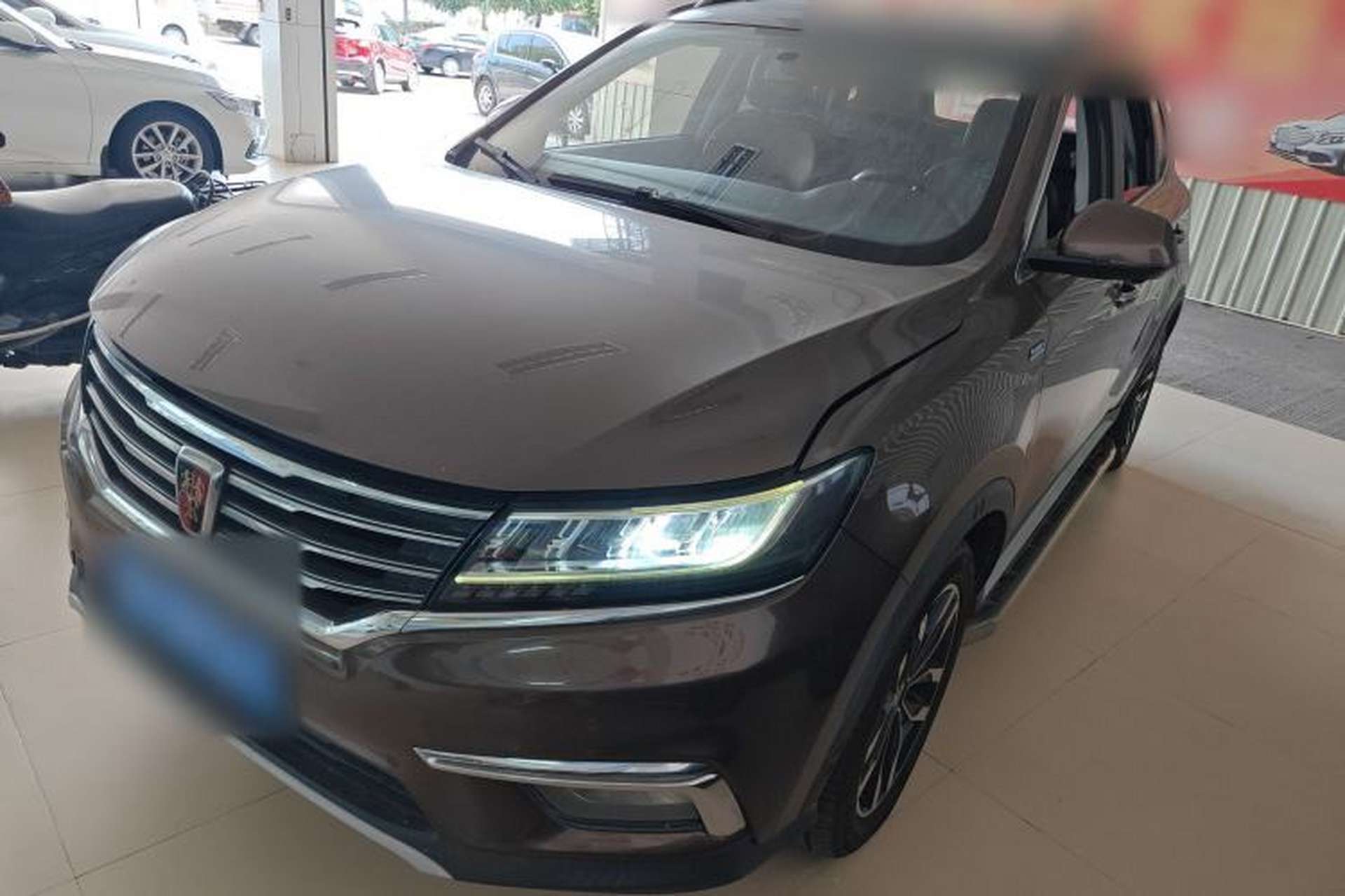 Used Roewe RX5 2017 20T Two-Wheel Drive Automatic Internet Elite Edition Front Left 45 Deg