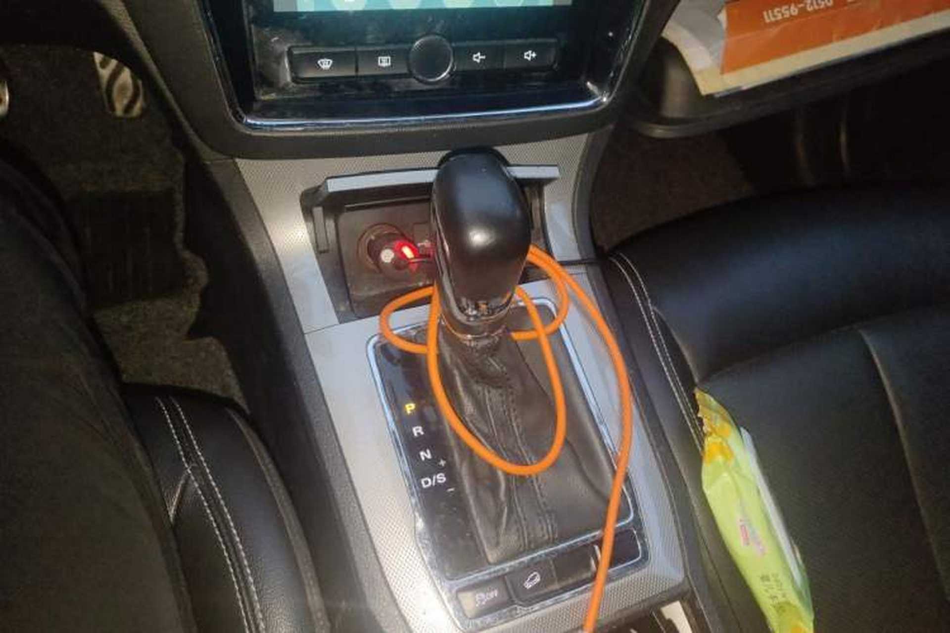 Used Roewe RX5 2017 20T Two-Wheel Drive Automatic Internet Elite Edition Gear Lever