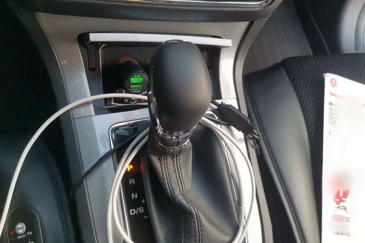 Used Roewe RX5 2017 20T Two-Wheel Drive Automatic Internet Elite Edition Gear Lever
