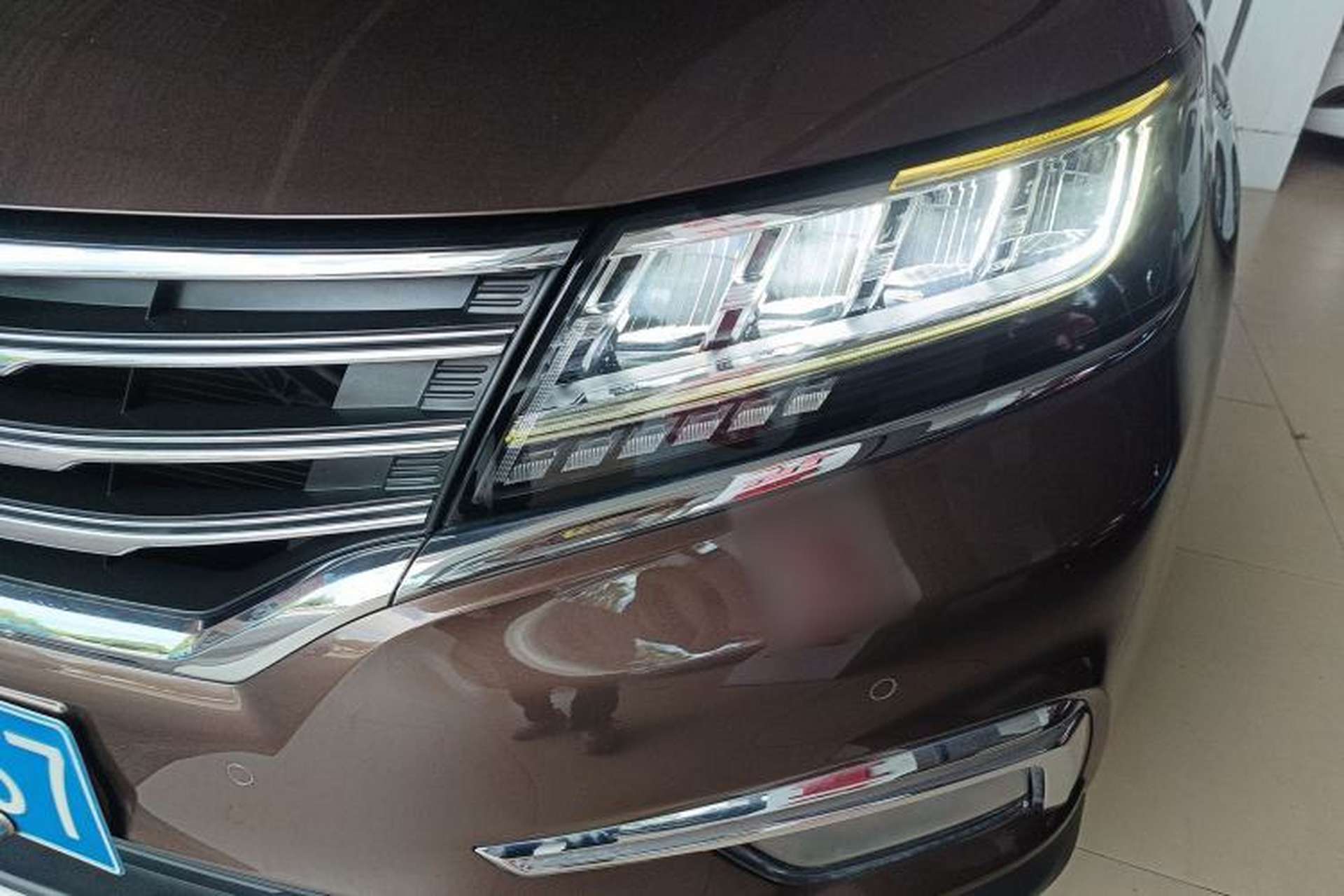 Used Roewe RX5 2017 20T Two-Wheel Drive Automatic Internet Elite Edition Left Front Headlight
