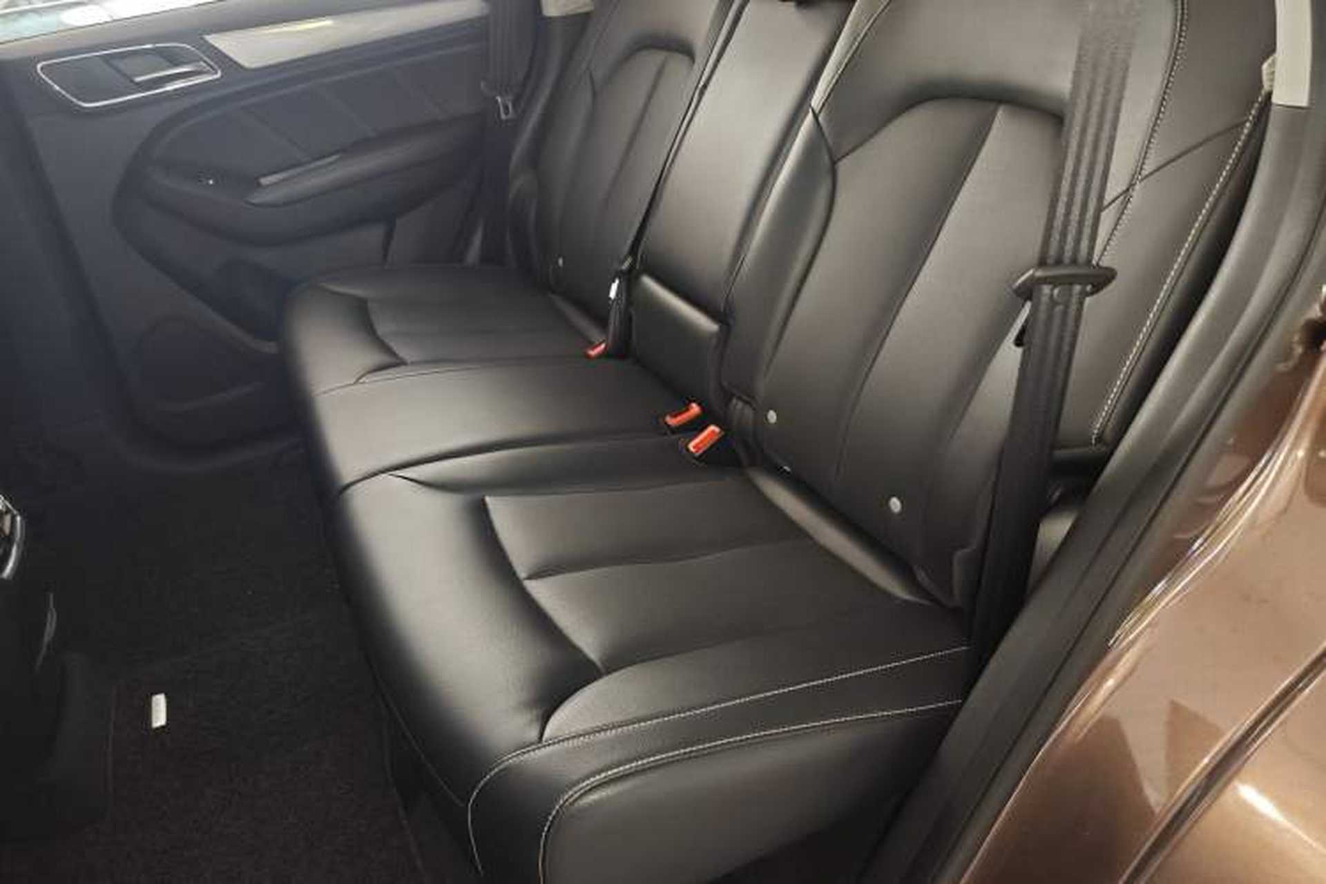 Used Roewe RX5 2017 20T Two-Wheel Drive Automatic Internet Elite Edition Left Rear Seat