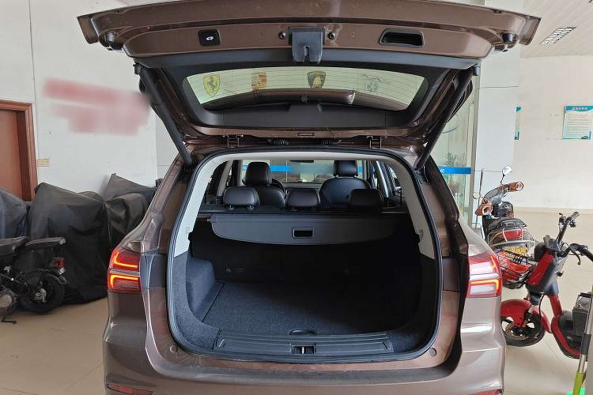 Used Roewe RX5 2017 20T Two-Wheel Drive Automatic Internet Elite Edition Trunk