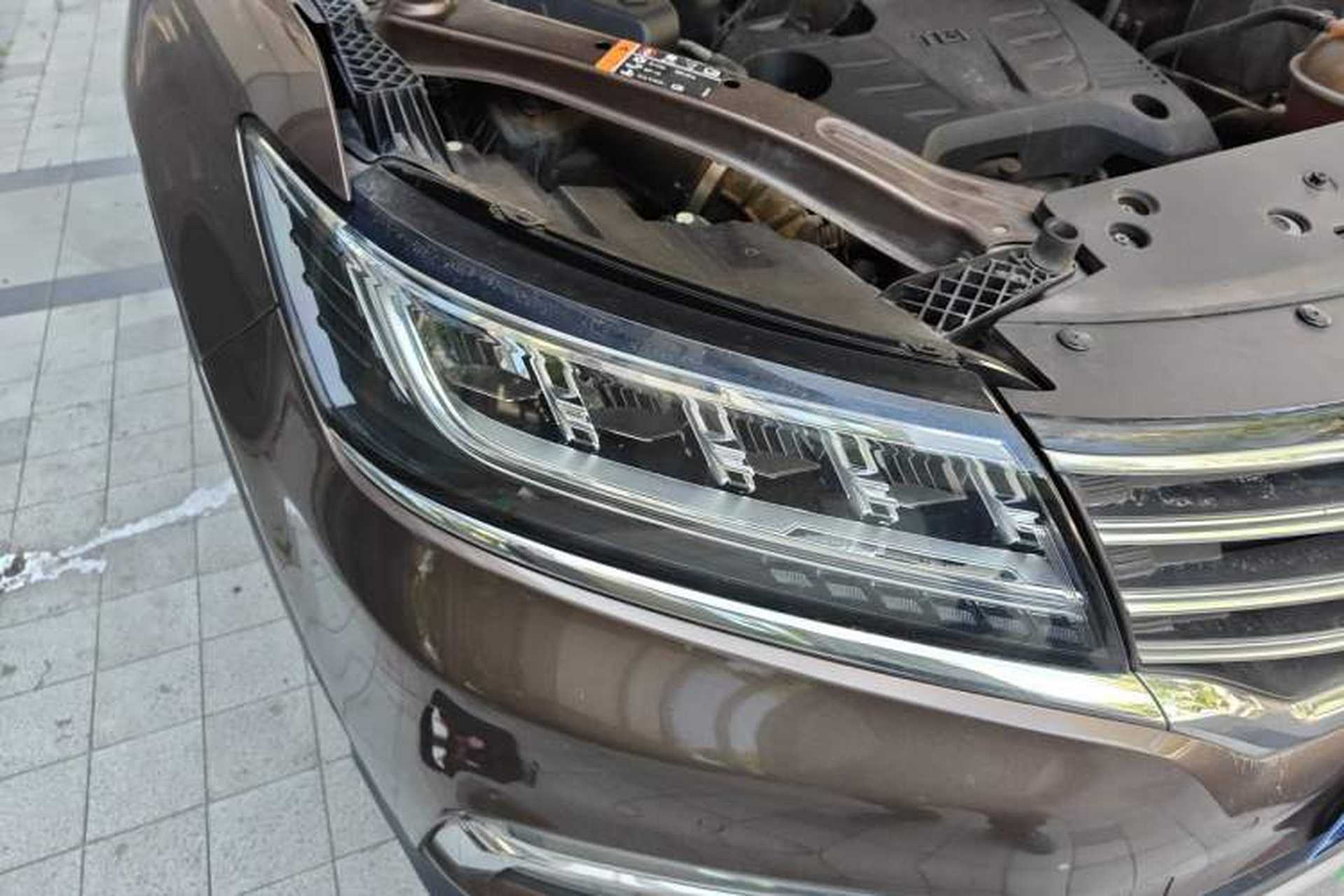 Used Roewe RX5 2017 20T Two-Wheel Drive Automatic Internet Elite Edition Right Front Headlight