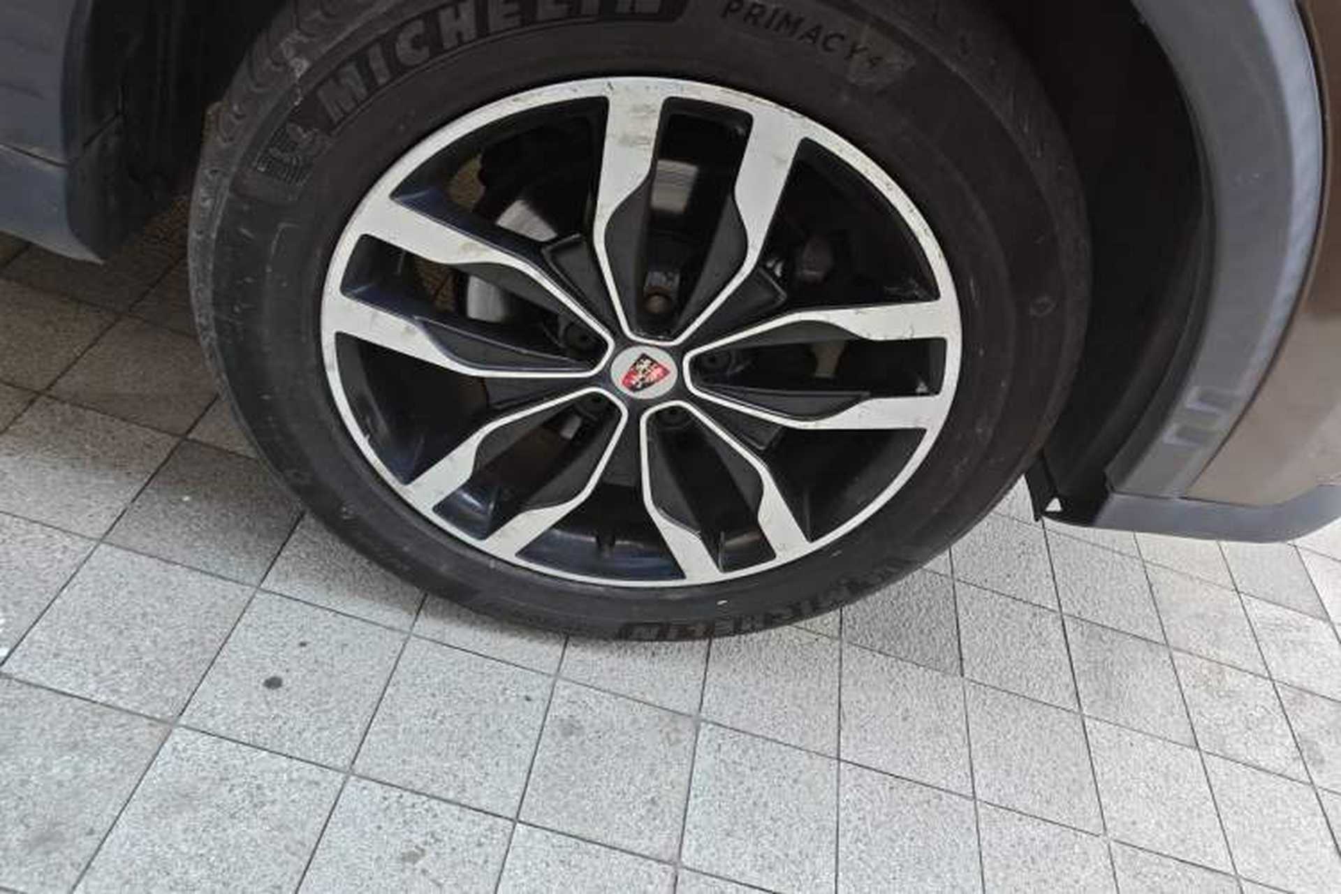 Used Roewe RX5 2017 20T Two-Wheel Drive Automatic Internet Elite Edition Right Front Wheel Hub