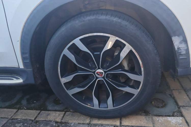 Used Roewe RX5 2017 20T Two-Wheel Drive Automatic Internet Elite Edition Right Front Wheel Hub