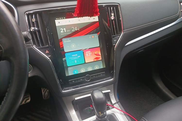 Used Roewe RX5 2017 20T Two-Wheel Drive Automatic Internet Elite Edition Audio And AC Panel