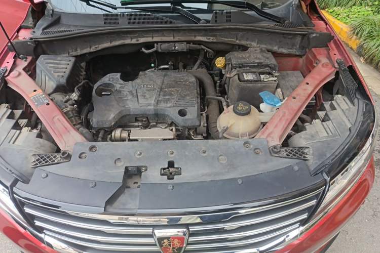 Used Roewe RX5 2017 20T Two-Wheel Drive Automatic Internet Elite Edition Engine Bay