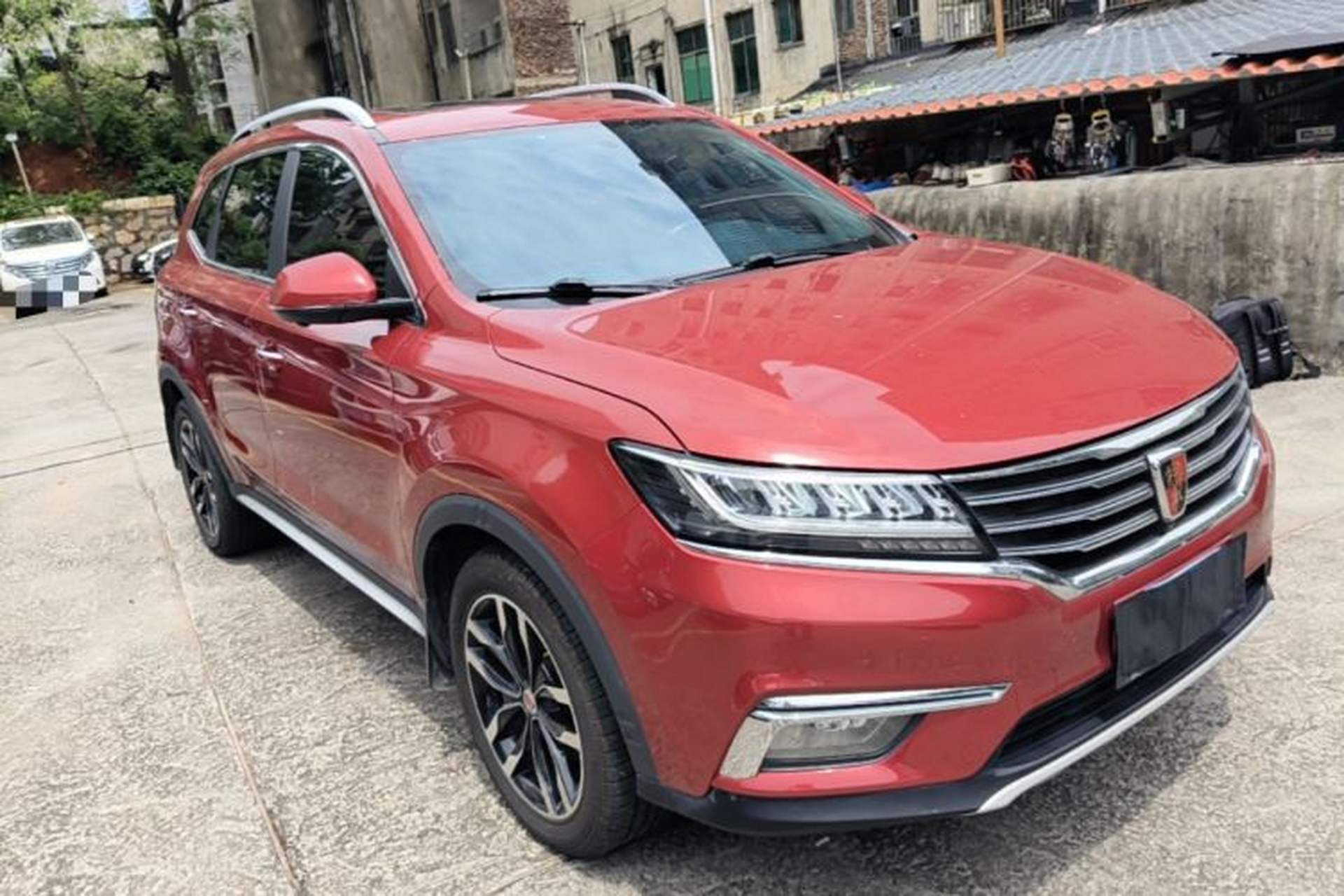 Used Roewe RX5 2017 20T Two-Wheel Drive Automatic Internet Elite Edition Front Right 45 Deg