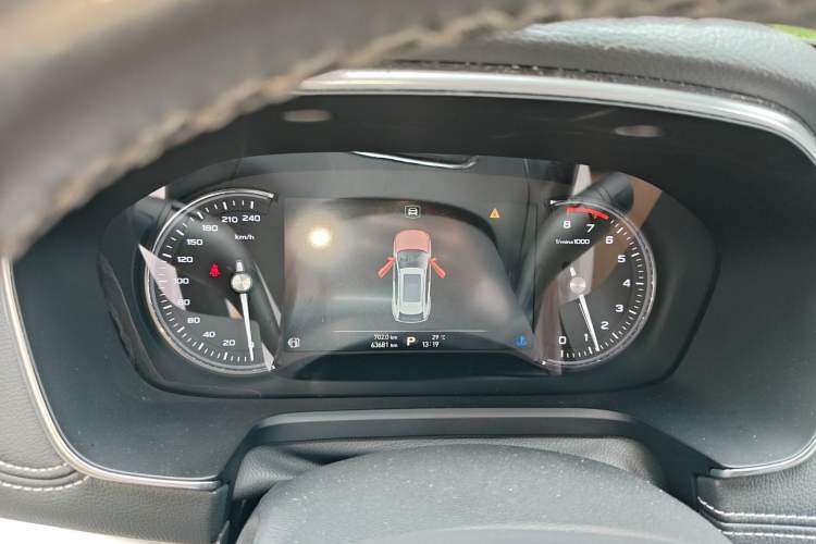 Used Roewe RX5 2017 20T Two-Wheel Drive Automatic Internet Elite Edition Instrument Cluster