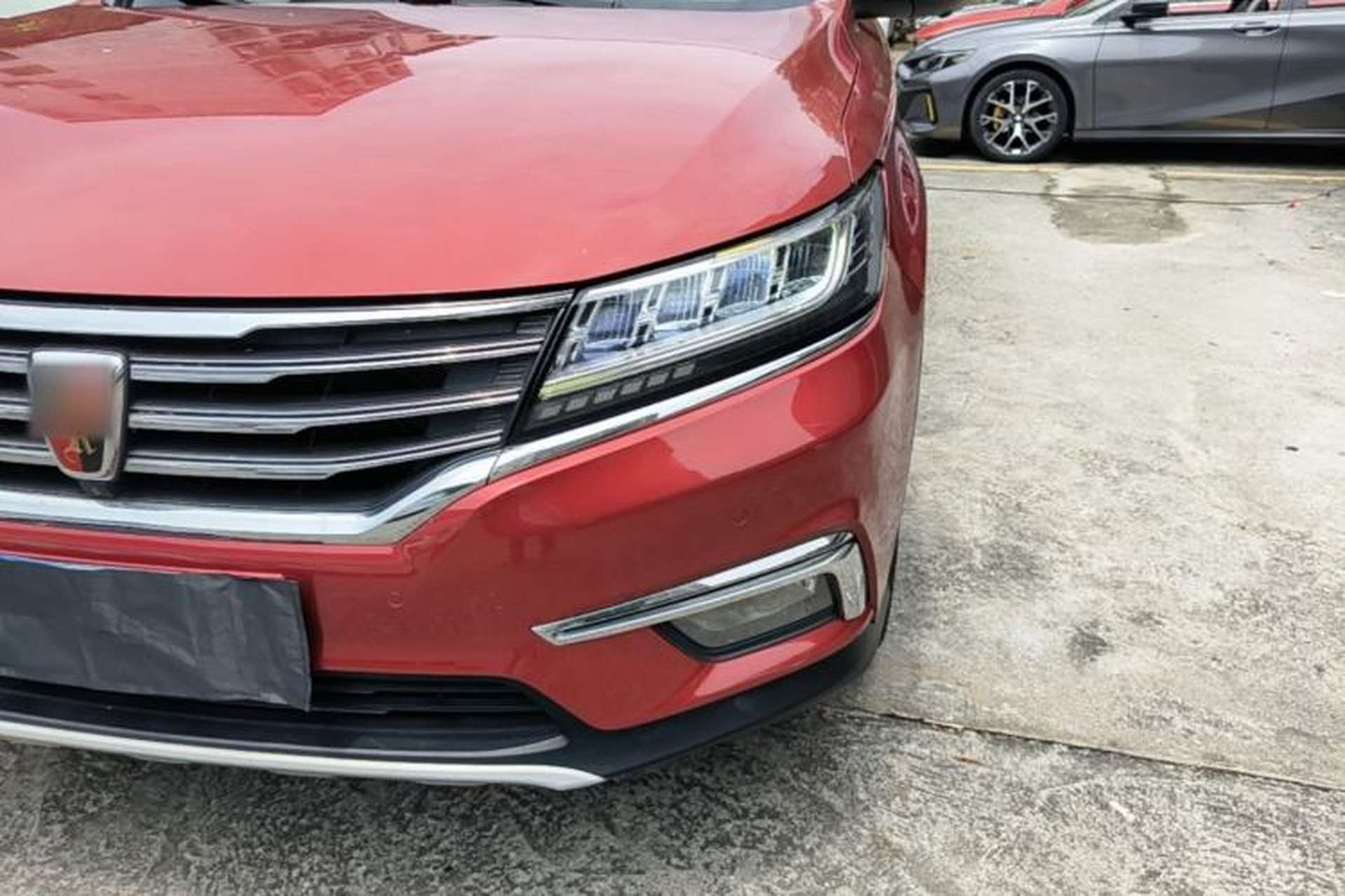 Used Roewe RX5 2017 20T Two-Wheel Drive Automatic Internet Elite Edition Left Front Headlight
