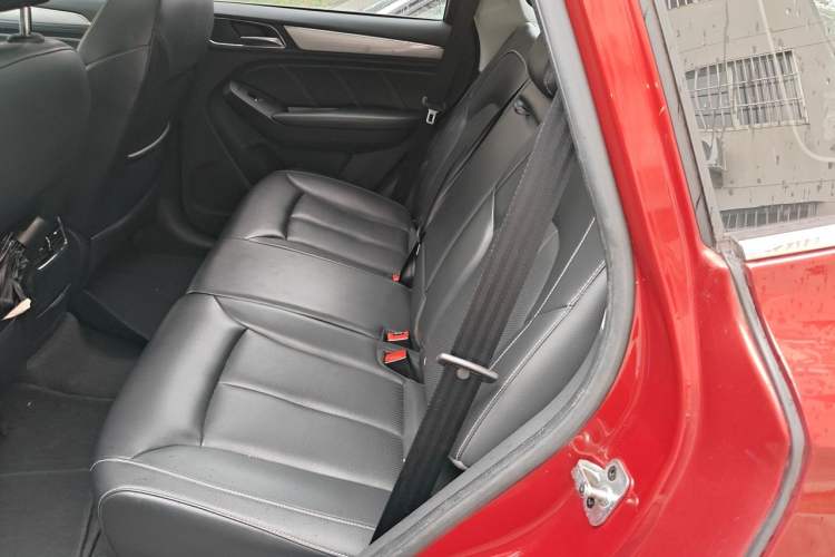 Used Roewe RX5 2017 20T Two-Wheel Drive Automatic Internet Elite Edition Left Rear Seat