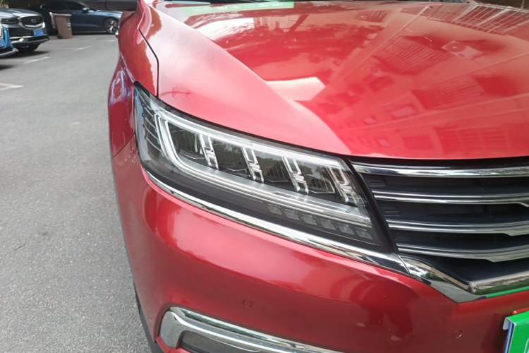 Used Roewe RX5 2017 20T Two-Wheel Drive Automatic Internet Elite Edition Right Front Headlight