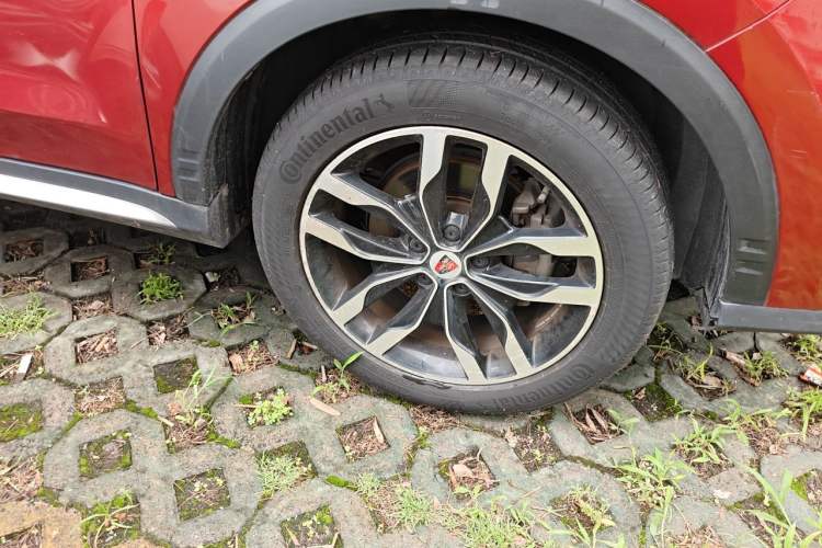 Used Roewe RX5 2017 20T Two-Wheel Drive Automatic Internet Elite Edition Right Front Wheel Hub