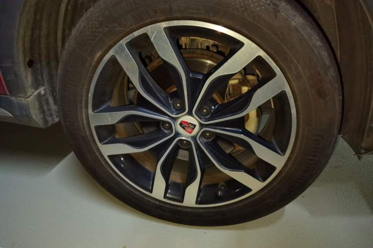 Used Roewe RX5 2017 20T Two-Wheel Drive Automatic Internet Elite Edition Right Front Wheel Hub