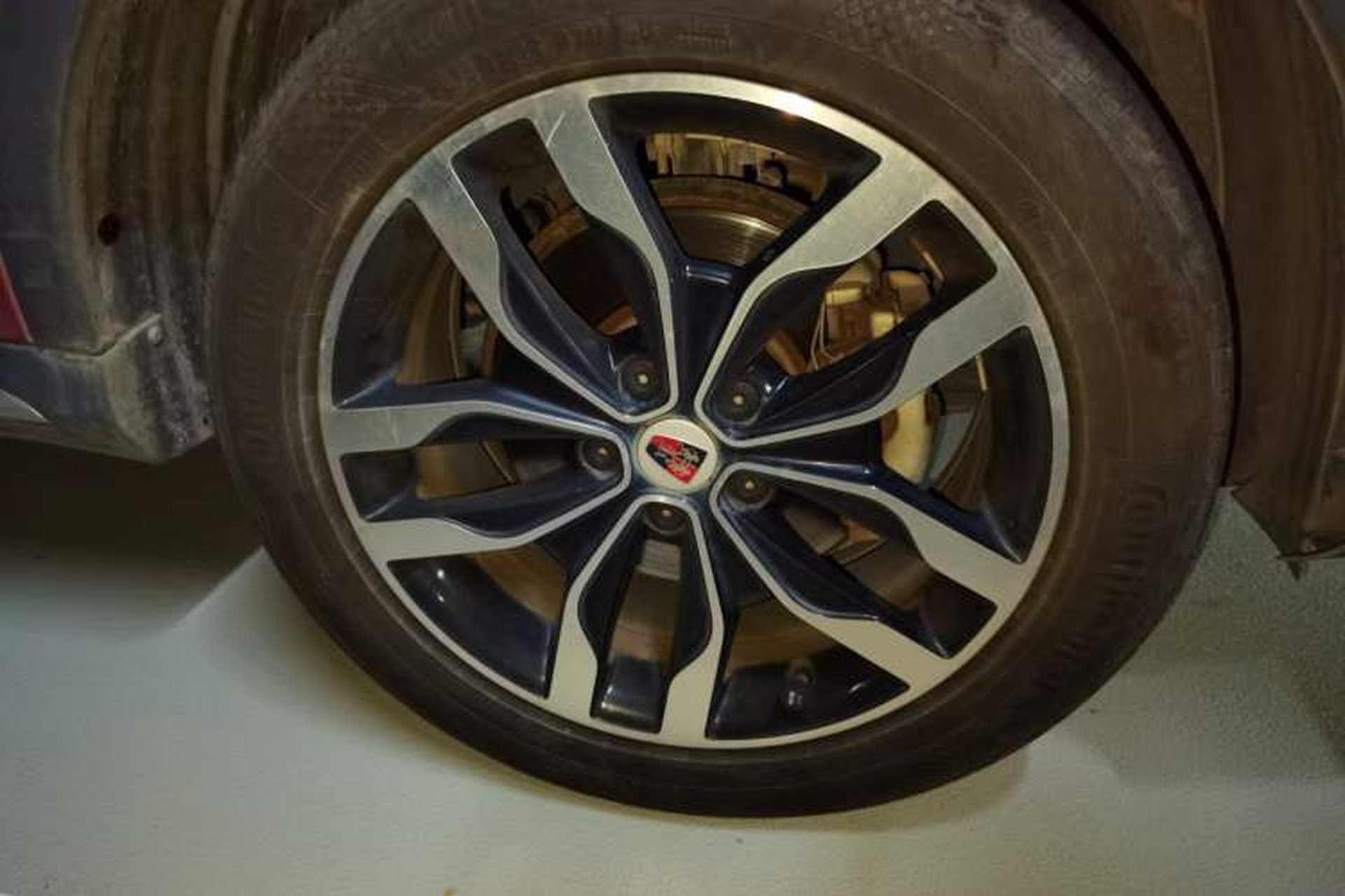 Used Roewe RX5 2017 20T Two-Wheel Drive Automatic Internet Elite Edition Right Front Wheel Hub