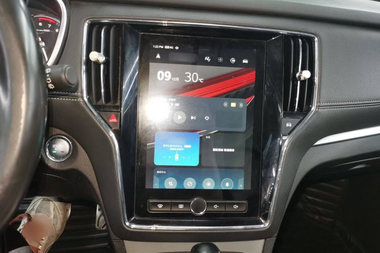 Used Roewe RX5 2017 20T Two-Wheel Drive Automatic Internet Elite Edition Audio And AC Panel