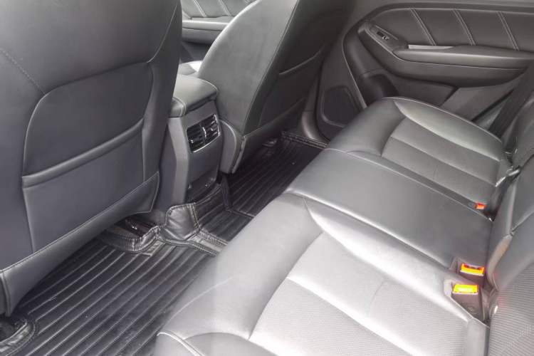 Used Roewe RX5 2017 20T Two-Wheel Drive Automatic Internet Elite Edition Interior 8