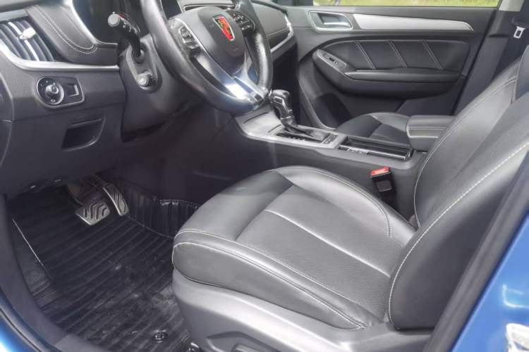 Used Roewe RX5 2017 20T Two-Wheel Drive Automatic Internet Elite Edition Interior 9