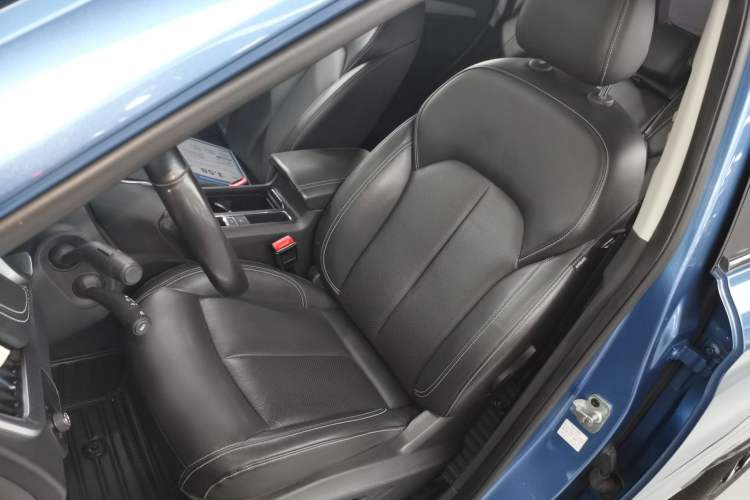Used Roewe RX5 2017 20T Two-Wheel Drive Automatic Internet Elite Edition Left Front Seat