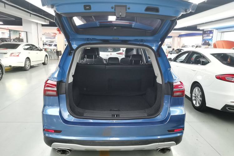 Used Roewe RX5 2017 20T Two-Wheel Drive Automatic Internet Elite Edition Trunk