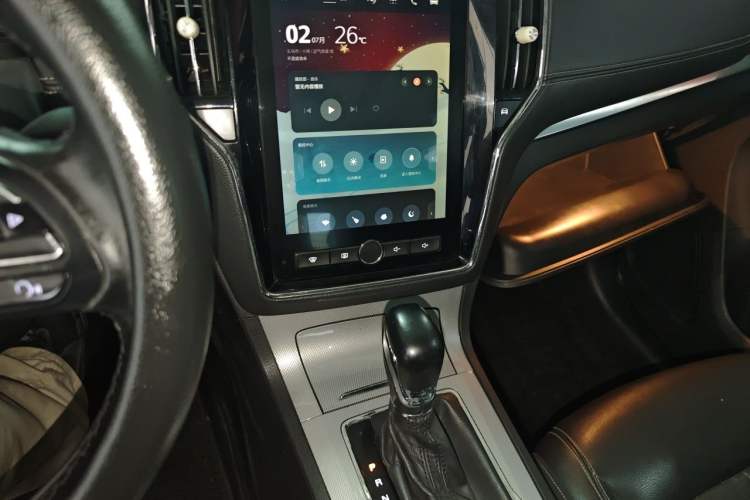 Used Roewe RX5 2017 20T Two-Wheel Drive Automatic Internet Elite Edition Audio And AC Panel