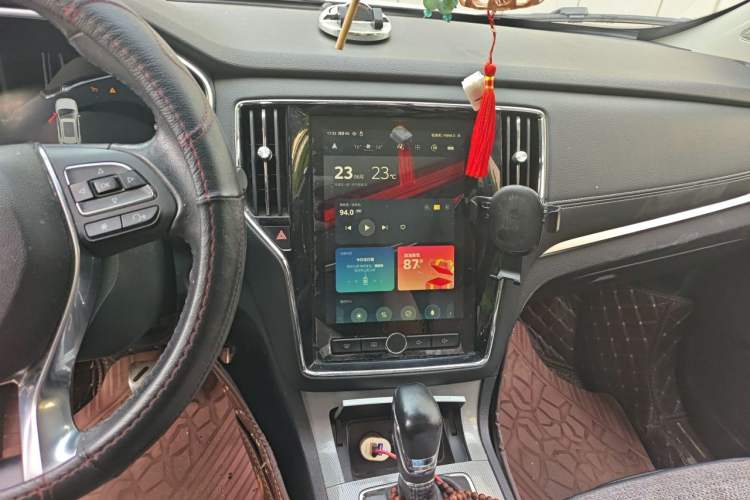 Used Roewe RX5 2017 20T Two-Wheel Drive Automatic Internet Elite Edition Audio And AC Panel