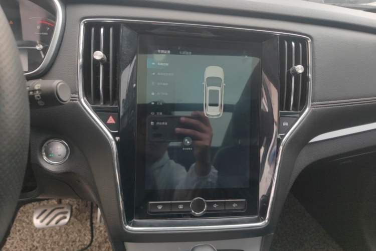 Used Roewe RX5 2017 20T Two-Wheel Drive Automatic Internet Elite Edition Audio And AC Panel