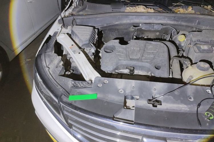 Used Roewe RX5 2017 20T Two-Wheel Drive Automatic Internet Elite Edition Engine Bay Right