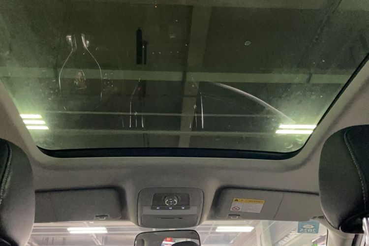 Used Roewe RX5 2017 20T Two-Wheel Drive Automatic Internet Elite Edition Headliner