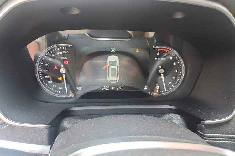 Used Roewe RX5 2017 20T Two-Wheel Drive Automatic Internet Elite Edition Instrument Cluster