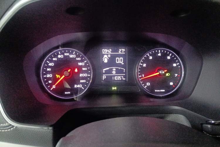 Used Roewe RX5 2017 20T Two-Wheel Drive Automatic Internet Elite Edition Instrument Cluster