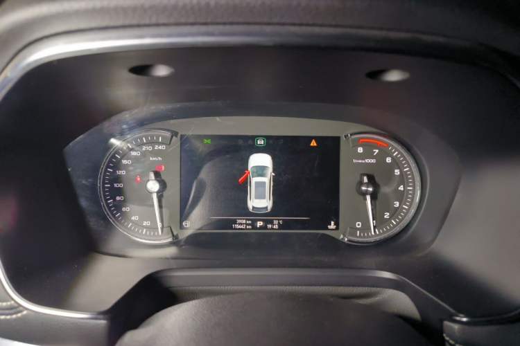 Used Roewe RX5 2017 20T Two-Wheel Drive Automatic Internet Elite Edition Instrument Cluster