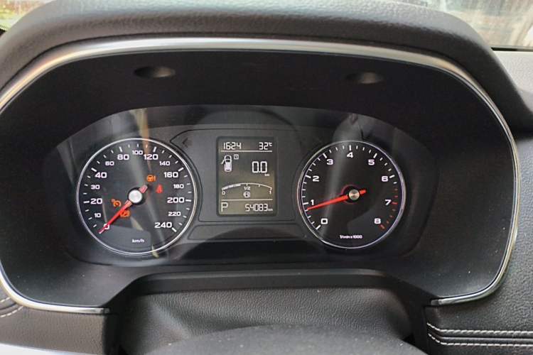 Used Roewe RX5 2017 20T Two-Wheel Drive Automatic Internet Elite Edition Instrument Cluster