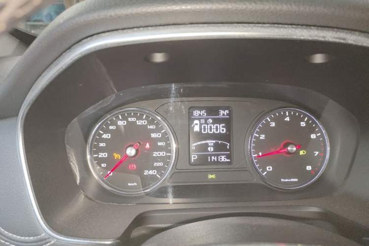 Used Roewe RX5 2017 20T Two-Wheel Drive Automatic Internet Elite Edition Instrument Cluster