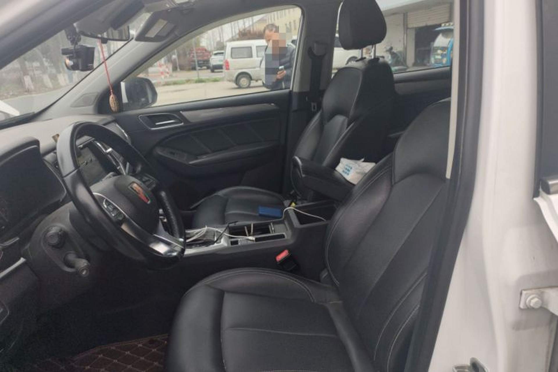 Used Roewe RX5 2017 20T Two-Wheel Drive Automatic Internet Elite Edition Left Front Seat