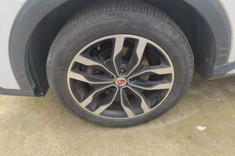 Used Roewe RX5 2017 20T Two-Wheel Drive Automatic Internet Elite Edition Left Front Wheel Hub