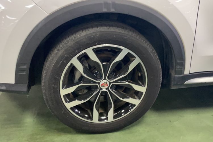 Used Roewe RX5 2017 20T Two-Wheel Drive Automatic Internet Elite Edition Left Front Wheel Hub