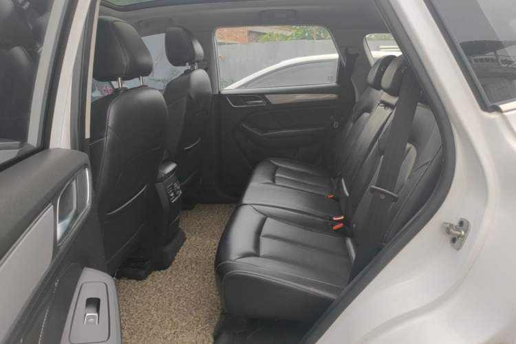 Used Roewe RX5 2017 20T Two-Wheel Drive Automatic Internet Elite Edition Left Rear Seat