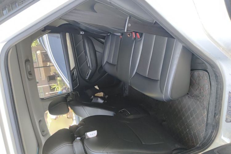 Used Roewe RX5 2017 20T Two-Wheel Drive Automatic Internet Elite Edition Left Rear Seat