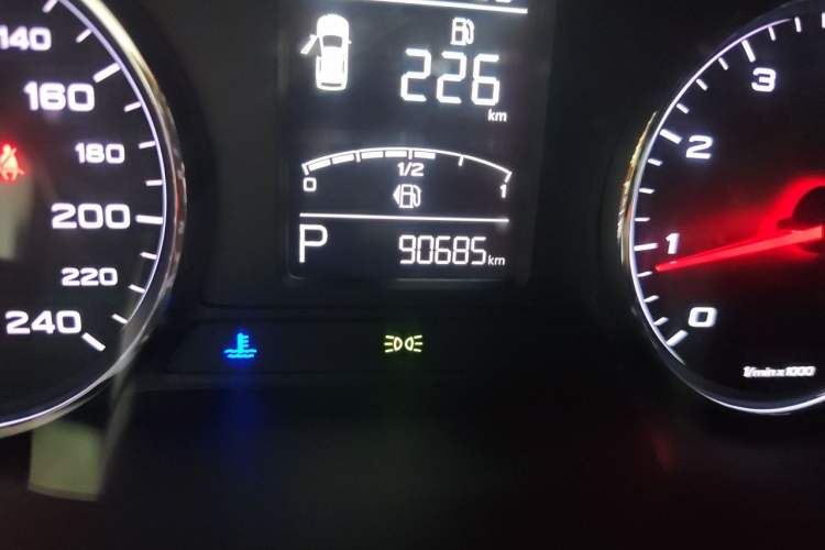 Used Roewe RX5 2017 20T Two-Wheel Drive Automatic Internet Elite Edition Odometer Close Up