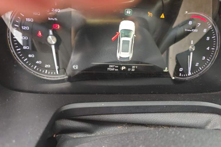 Used Roewe RX5 2017 20T Two-Wheel Drive Automatic Internet Elite Edition Odometer Close Up